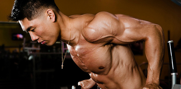 雙杠臂屈伸做不了？試試離心式雙杠臂屈伸