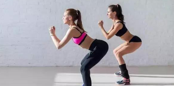 深蹲就是深深的蹲下嗎？