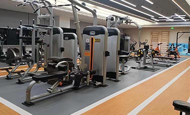 健身房力量區(qū)地面鋪設