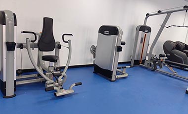 健身房地膠鋪設(shè)力量區(qū)域