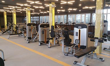 力量區(qū)域地面鋪設(shè)